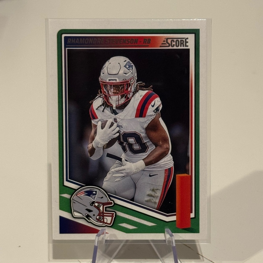 🔥 2025 Rhamondre Stevenson Panini Score Card. New England Patriots.